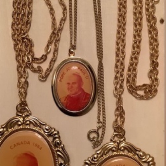 New vintage Pope John Paul II Memorabilia 1984 - Picture 3 of 9